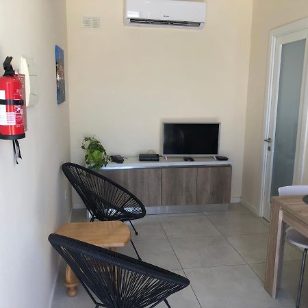 דירות סיינט פול ביי The Sea Across The Road Penthouse 5 מראה חיצוני תמונה
