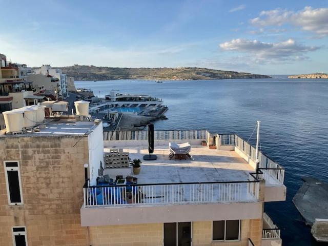 דירות סיינט פול ביי The Sea Across The Road Penthouse 5 מראה חיצוני תמונה